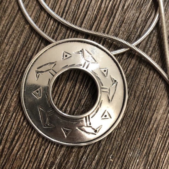 Sterling Silver Round Disc with Stick Figure Birds - Picture 4 of 14